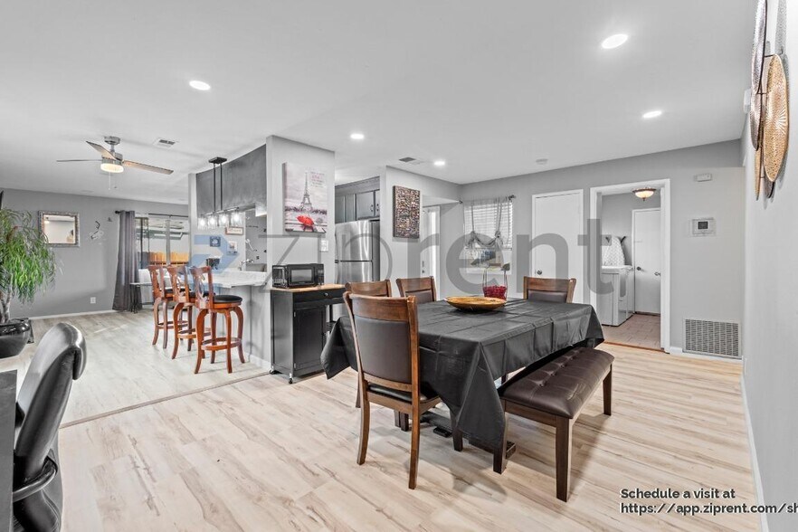 Building Photo - 325 Falcon Dr