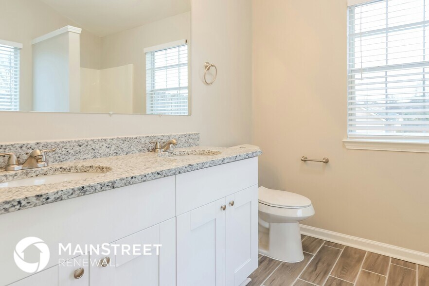 Building Photo - 312 Harris Ave