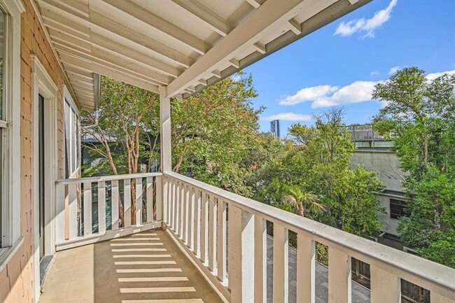 Building Photo - 1203 Newton St