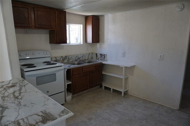 Building Photo - 8979 Gladewood