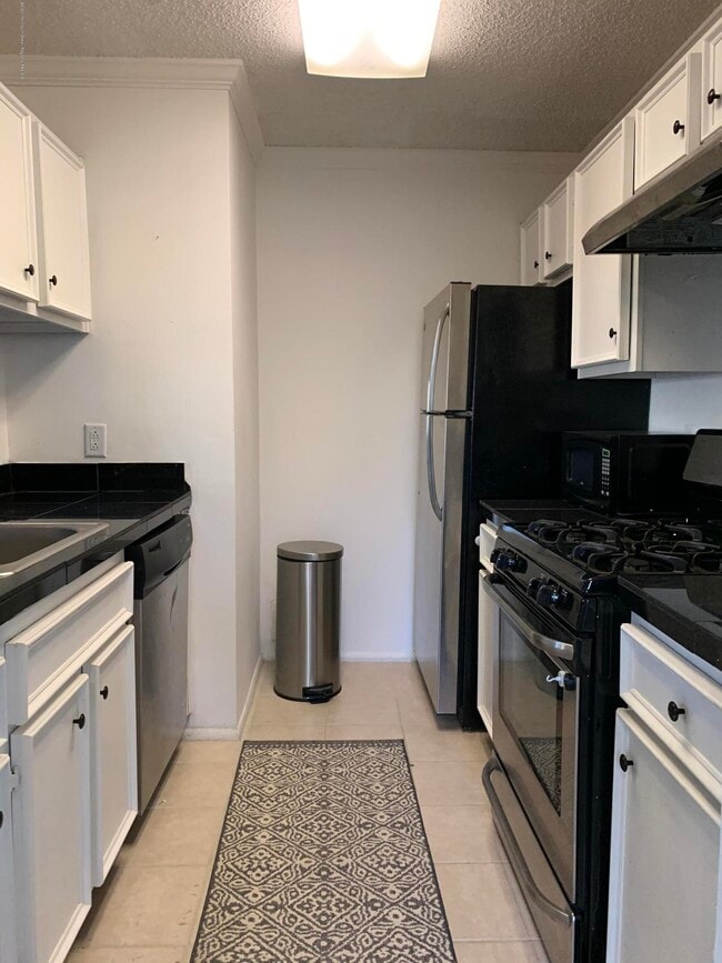 Building Photo - 43 Snapdragon Ct