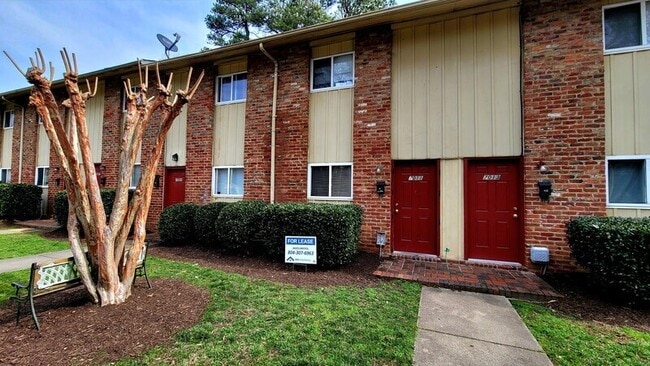 Primary Photo - 7011 Wentworth St