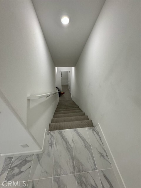Building Photo - 247 Sash