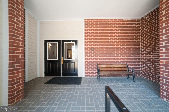 Building Photo - 1521 Spring Gate Dr.