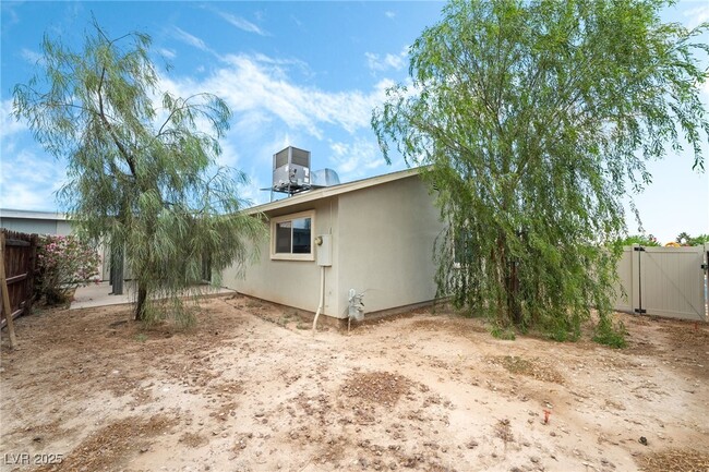 Building Photo - 5951 Via La Contera Dr