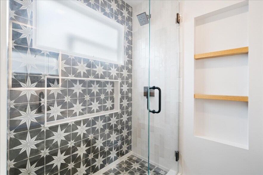 Bathroom shower - 4027 Moore St