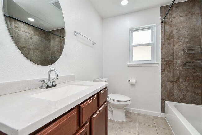Building Photo - 6622 Kearney Dr