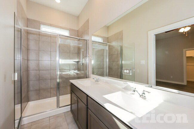 Building Photo - 4314 Stonybrooke Dr