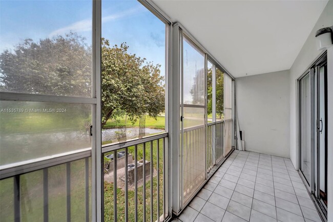 Building Photo - 13155 SW 7th Ct