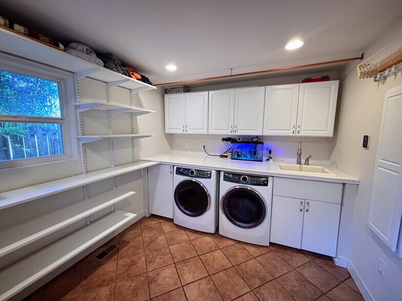 Laundry Room - 1768 S Dogwood St