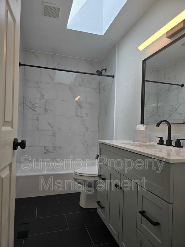 Building Photo - 4126 Stoneridge Ct