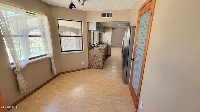 Building Photo - 6836 Orizaba Ave