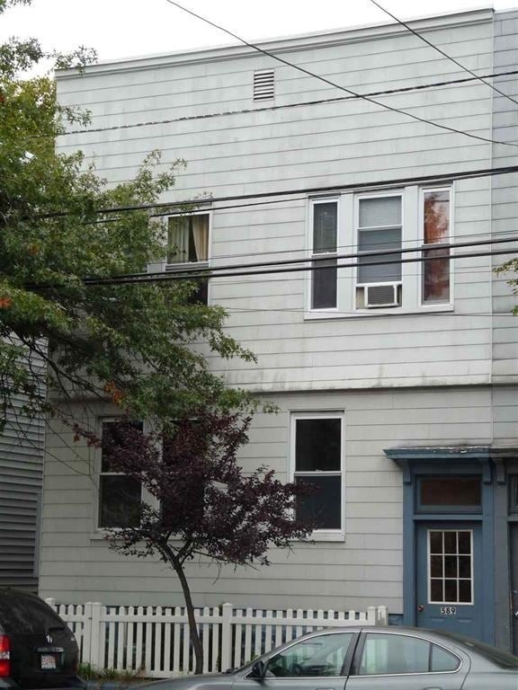 Building Photo - 589 Avenue A