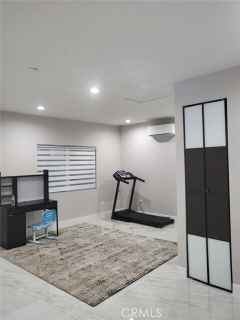 Building Photo - 9416 Yolanda Ave