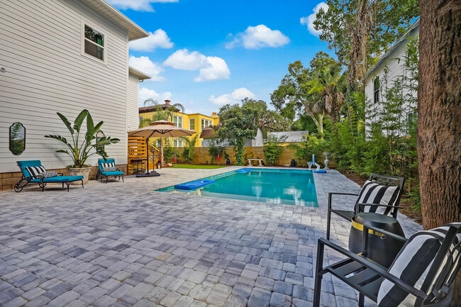 Building Photo - 20 M L King Ave