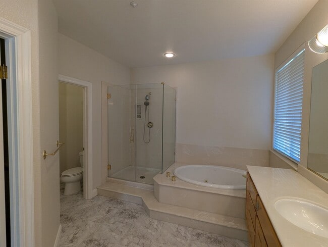 Building Photo - 3326 Camillo Ct