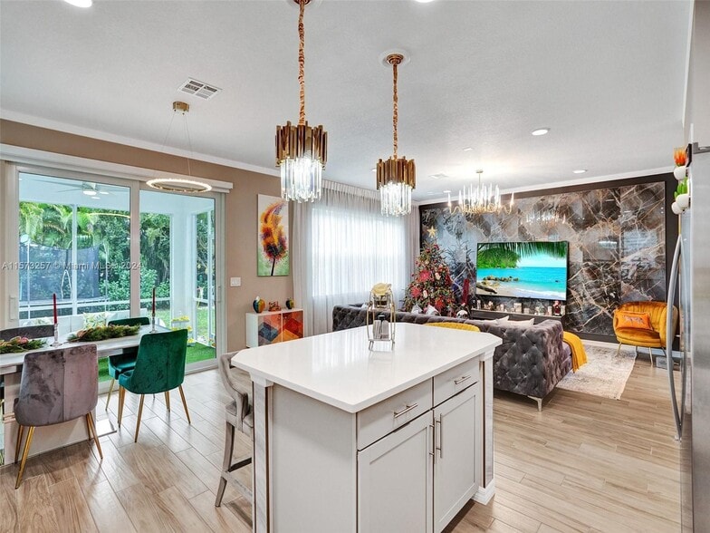 Building Photo - 4414 Ficus St