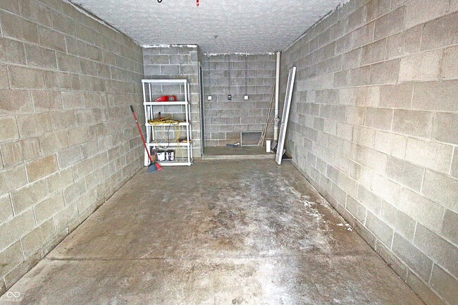 Building Photo - 6585 Reserve Dr