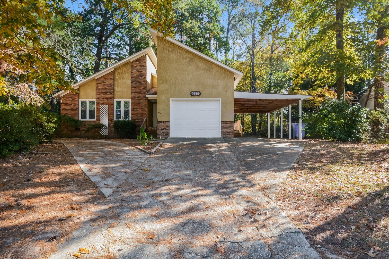 Building Photo - 1609 Hickoryridge Ct