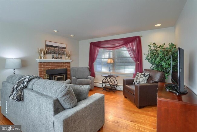 Building Photo - 2406 Roundtop Rd