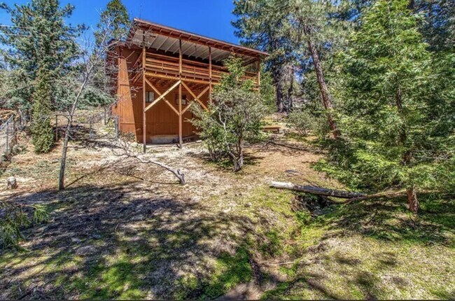 Building Photo - Solar 3 Bd/ 2 Ba. Single-Family Home Rental