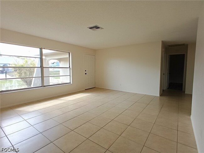 Building Photo - 1815 SE 11th Ave