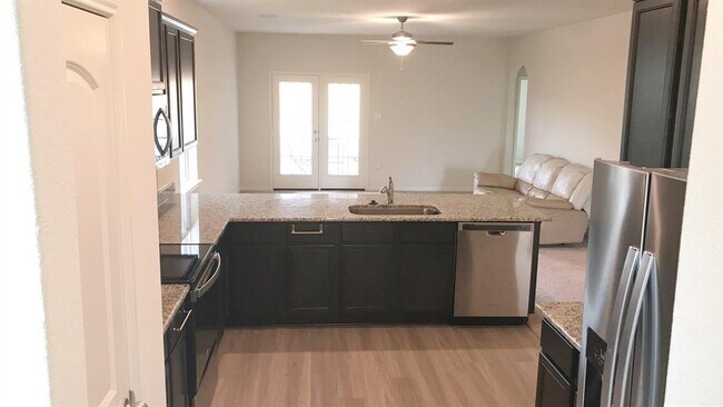 Building Photo - 20731 Solstice Point Dr