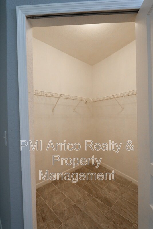 Building Photo - 17101 Carrington Park Dr