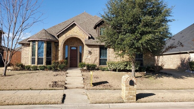 Building Photo - 1621 Colonial Dr