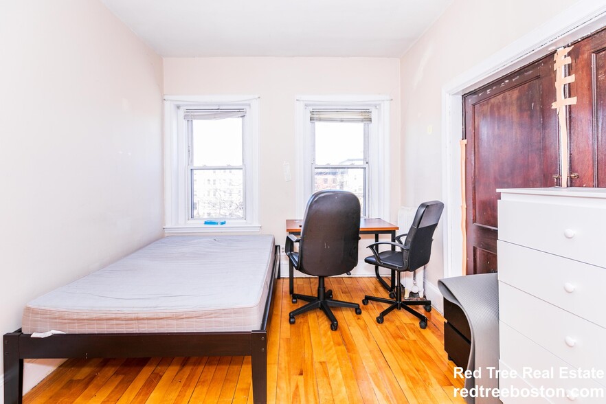 Building Photo - 1284 Commonwealth Ave