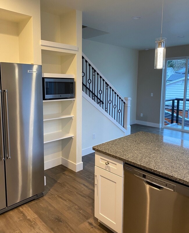 Building Photo - 2380 Willamette St