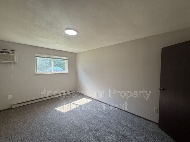 Building Photo - 85 N Gebhart Church Rd