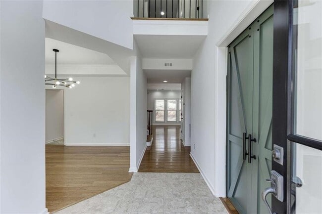 Building Photo - 1840 Oak Tree Hollow