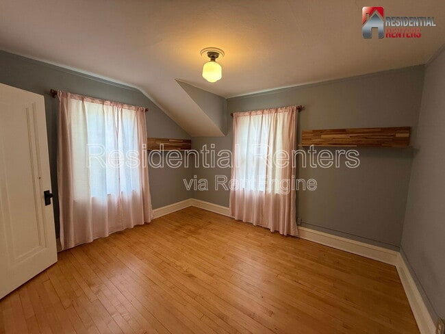 Building Photo - 2185 N 70th St