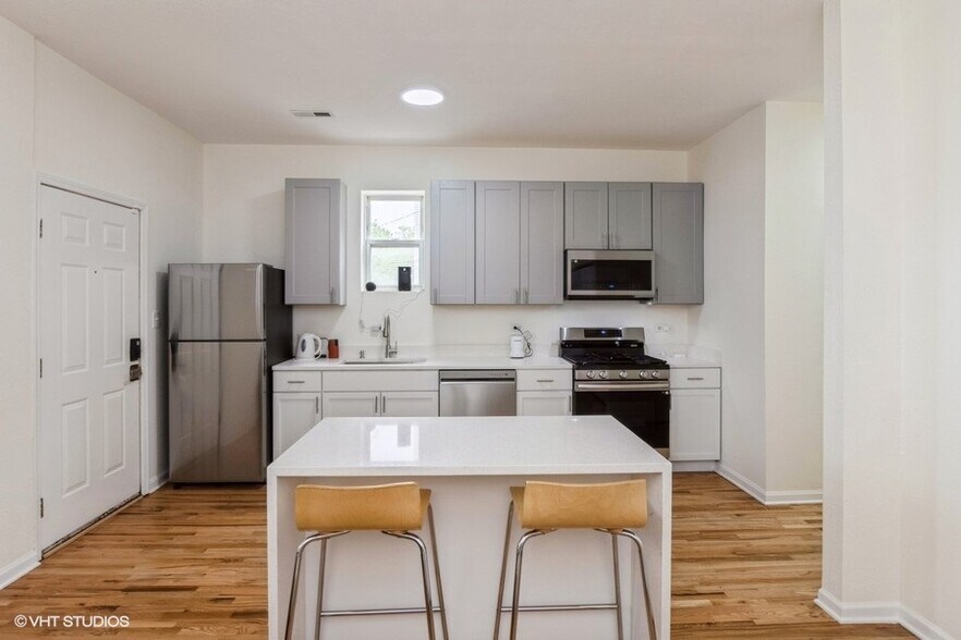 Building Photo - 1440 N Washtenaw Ave