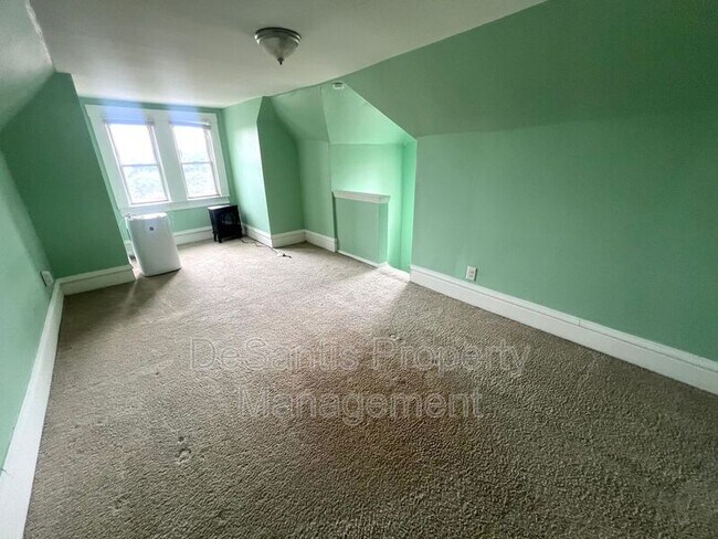 Building Photo - 1632 Steuben St