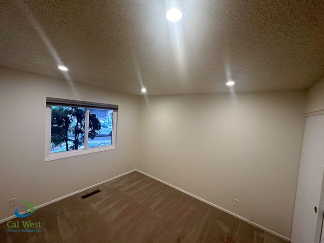 Building Photo - $4095 - Beautiful Remodeled Home on Cul-de...