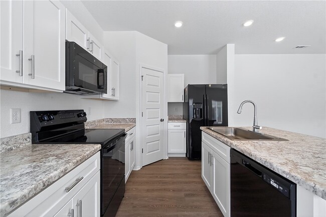 Building Photo - 6800 SW Dignity Ave