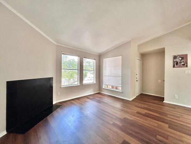 Building Photo - 7111 E Hwy 290