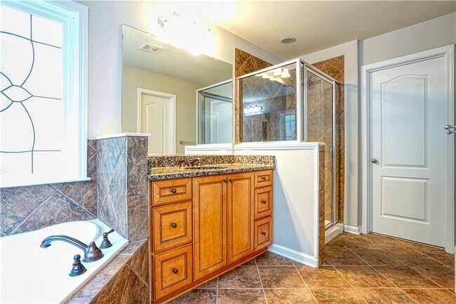 Building Photo - 3300 Archgate Ct