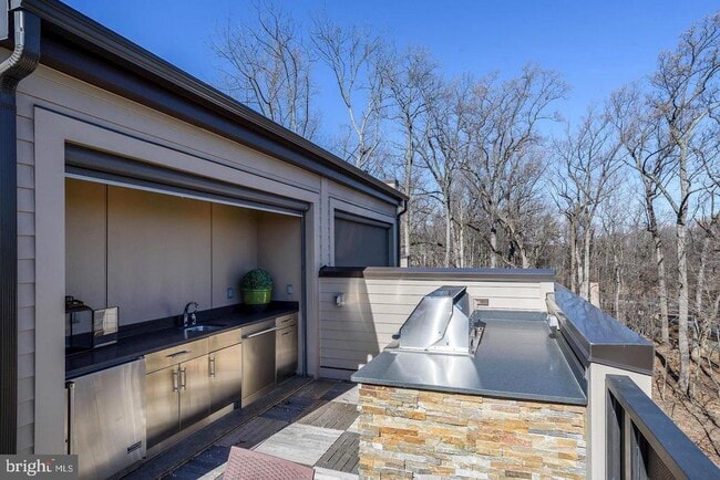 Building Photo - 5318 Merriam St