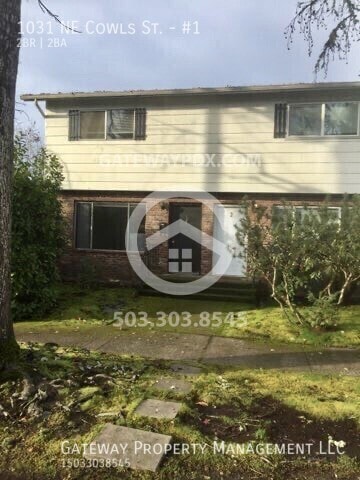 Building Photo - 1031 NE Cowls St