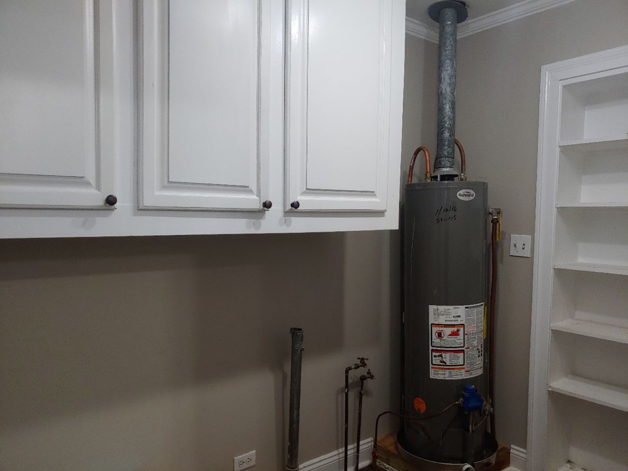 Laundry Room - 620 S Polk St