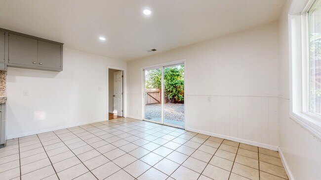 Building Photo - Bright & Clean Single Level FIVE bedroom i...