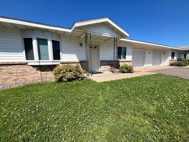 Primary Photo - 1140 Glenn Pl