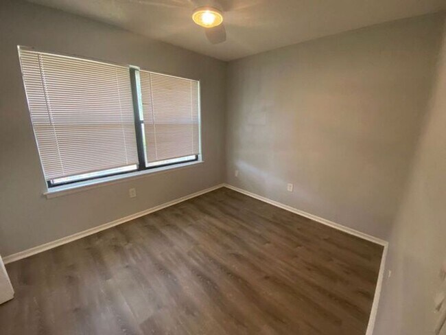 Building Photo - 2 Bedroom 1 Bath condo in Orlando for RENT