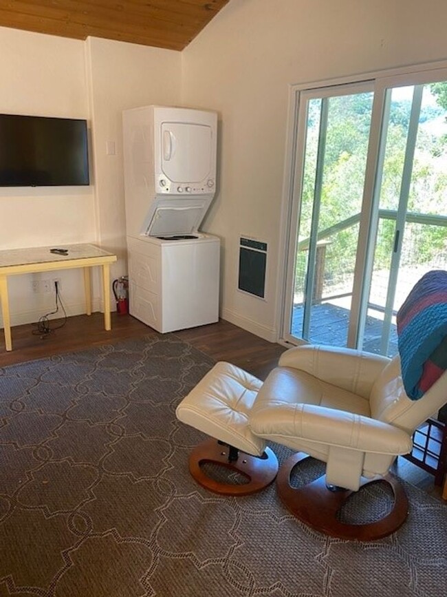 Building Photo - Beautiful Furnished Studio in Los Osos