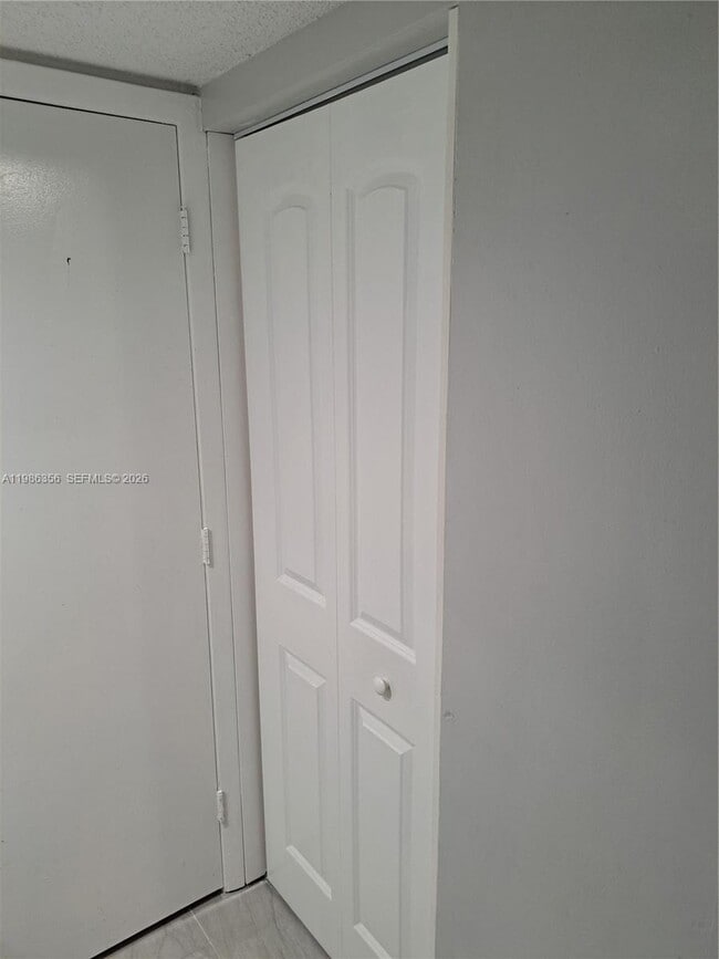 Building Photo - 9708 SW 138th Ave