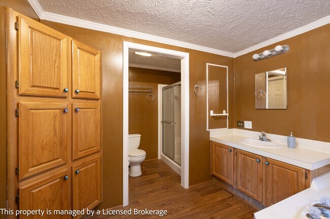 Building Photo - 40915 Deer Haven Dr