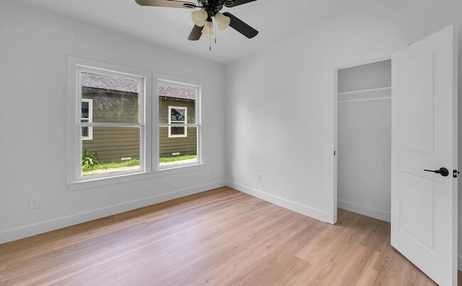 Building Photo - Well-maintained 4BD/2BA - Available in May!